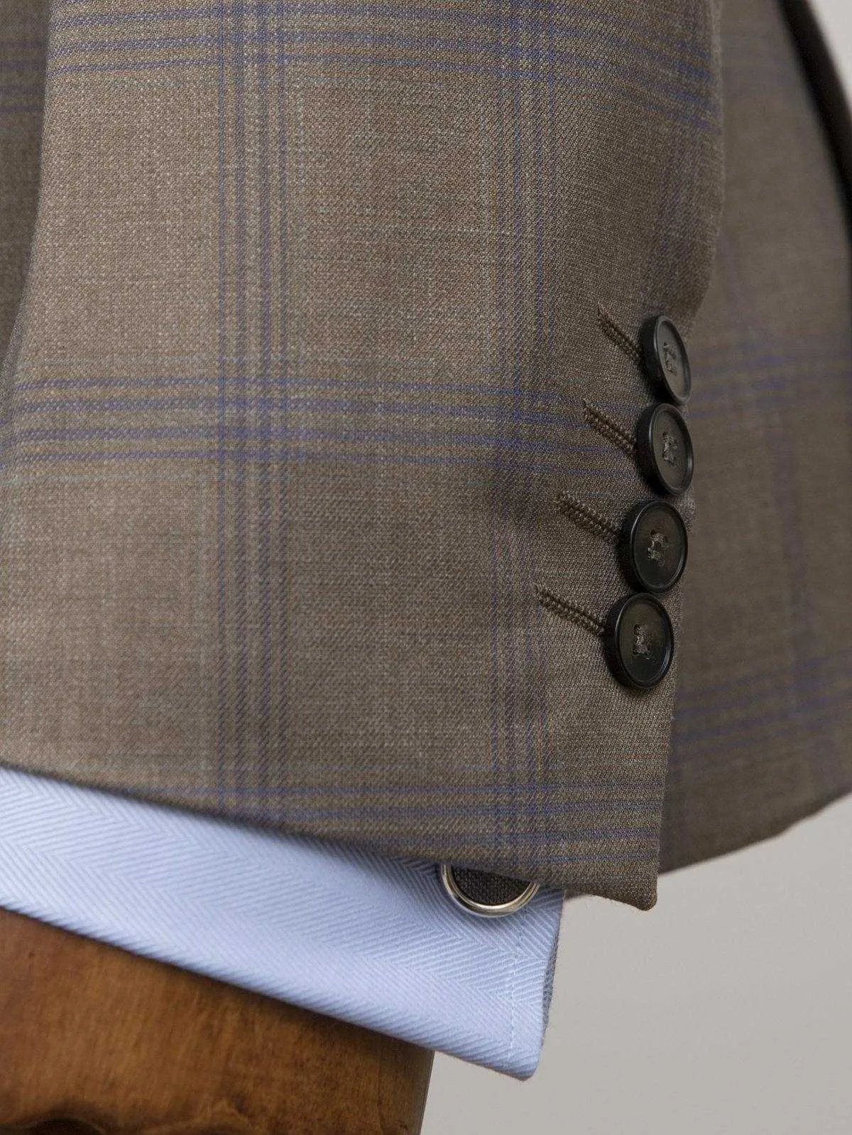 2 PIECE SUIT LIGHT BROWN