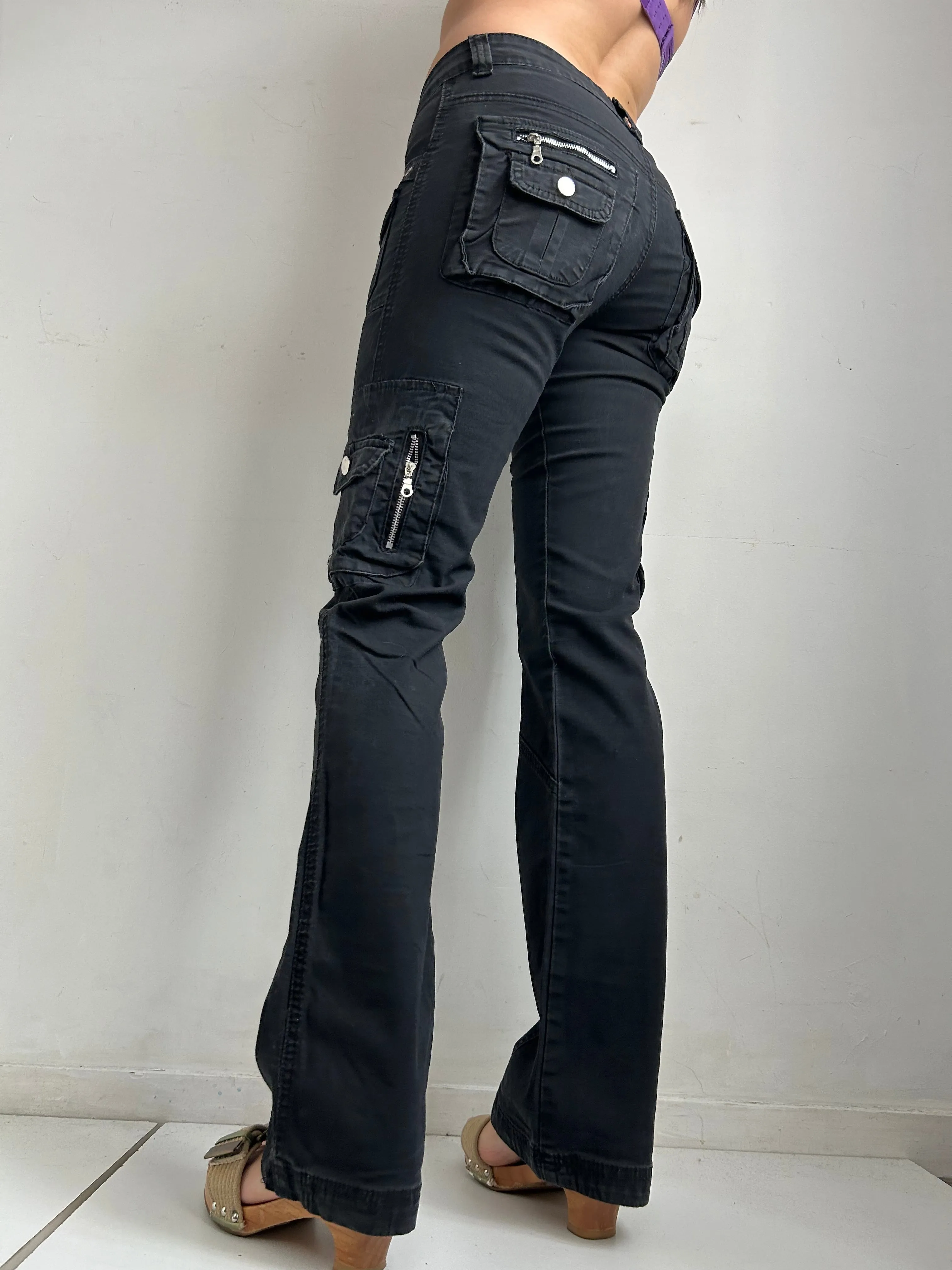 Black denim low waist 90s vintage cargo pants (S)