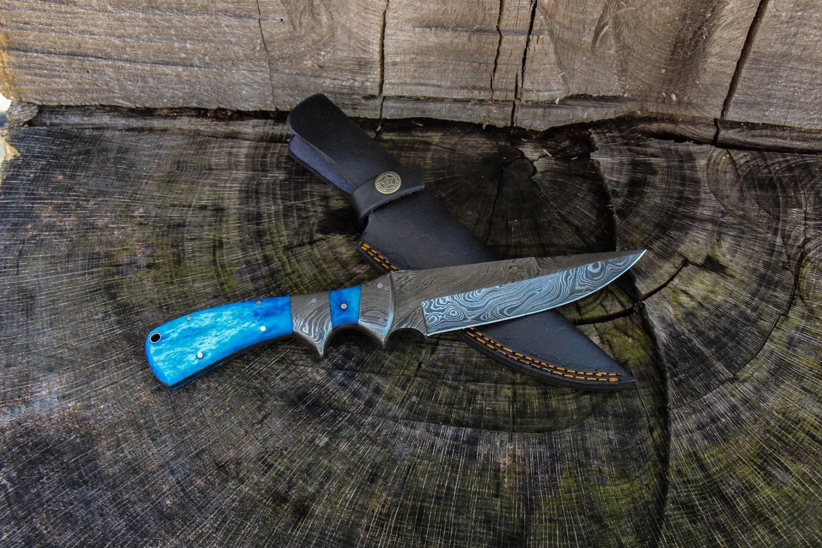 CUSTOM HAND MADE DAMASCUS STEEL CAMEL BONE HANDLE KNIFE