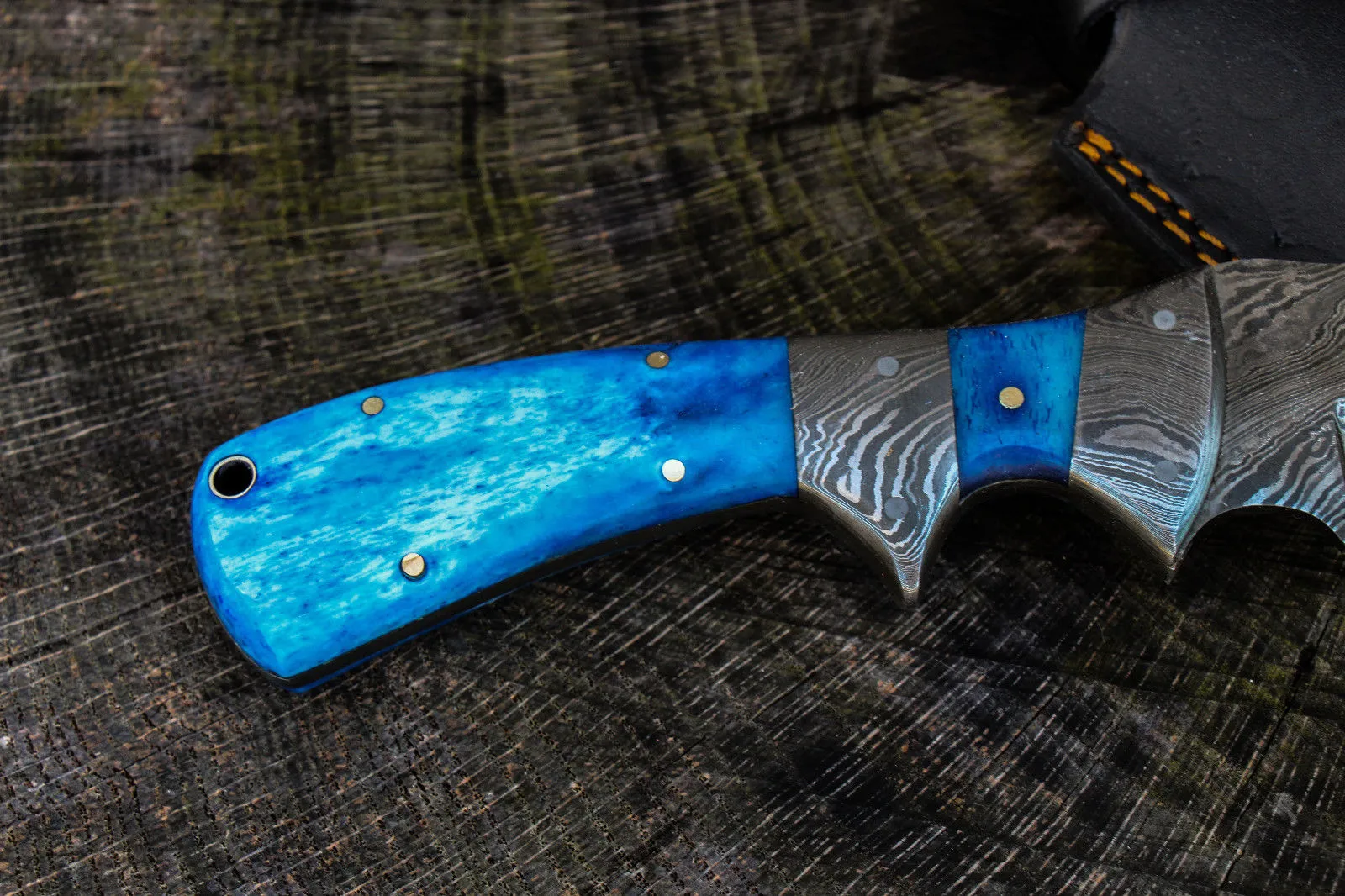 CUSTOM HAND MADE DAMASCUS STEEL CAMEL BONE HANDLE KNIFE