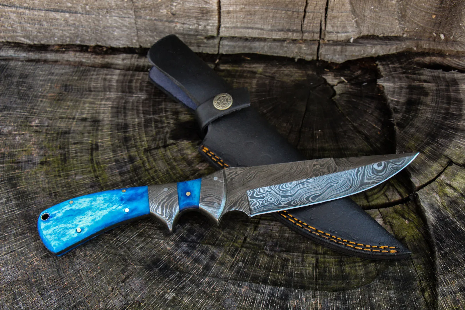 CUSTOM HAND MADE DAMASCUS STEEL CAMEL BONE HANDLE KNIFE