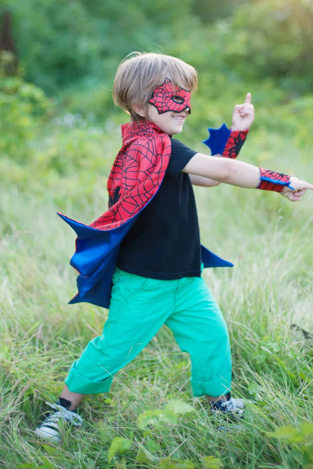 Great Pretenders Spider Cape Set with Mask and Cuffs