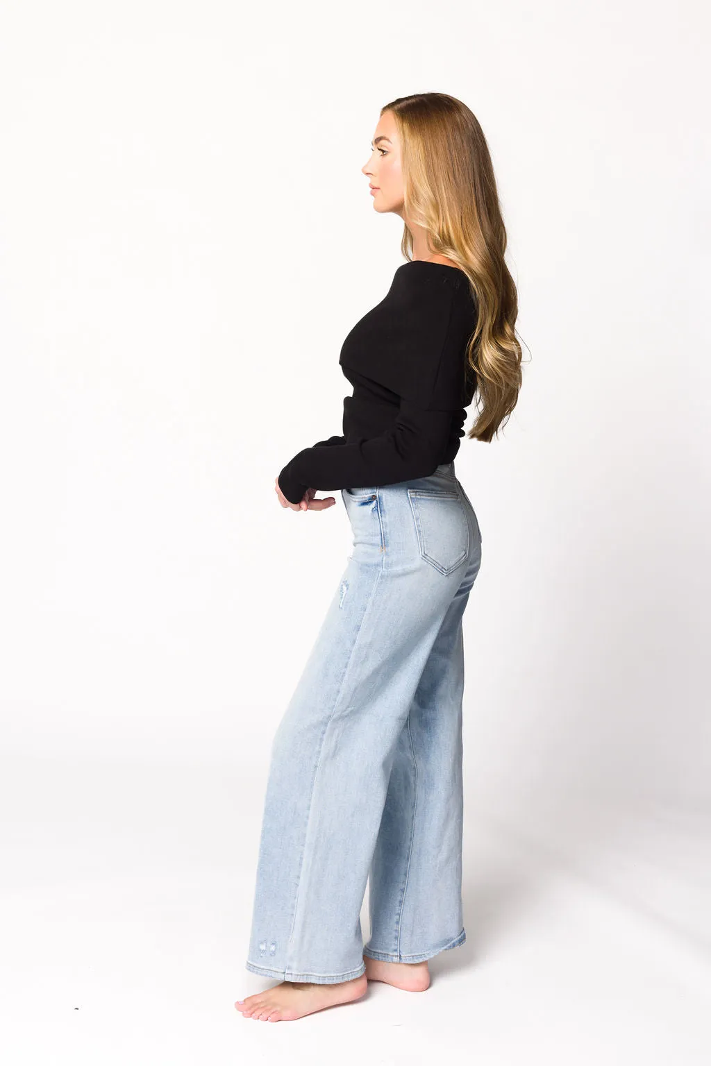 Kristin Off-the-Shoulder Sweater Top in Black